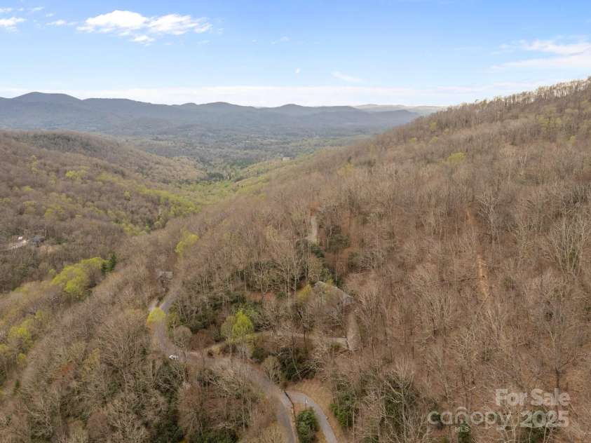 63 Chestnut Forest Road, Fairview, NC 28730.  MLS# CAR4244783, YatesRealty ID 17109. 