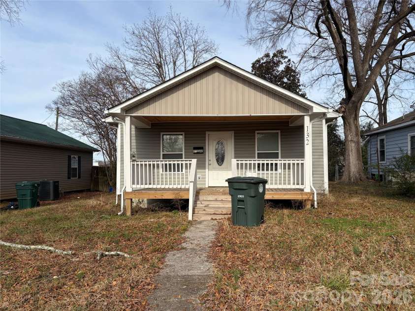 132 Lacy Street, Chester, SC 29706.  MLS# CAR4342130, YatesRealty ID 1711. 