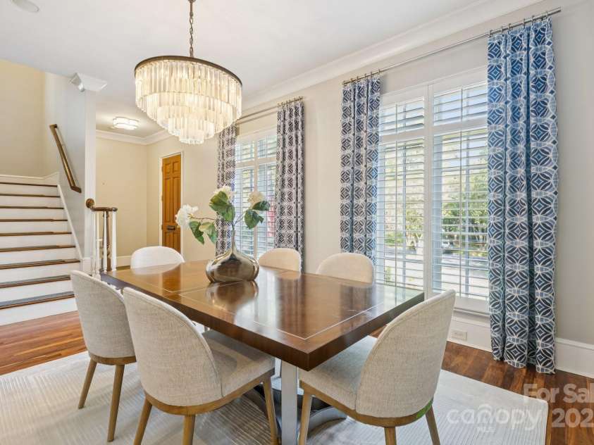 1655 Scotland Avenue, Charlotte, NC 28207.  MLS# CAR4279377, YatesRealty ID 1711. 