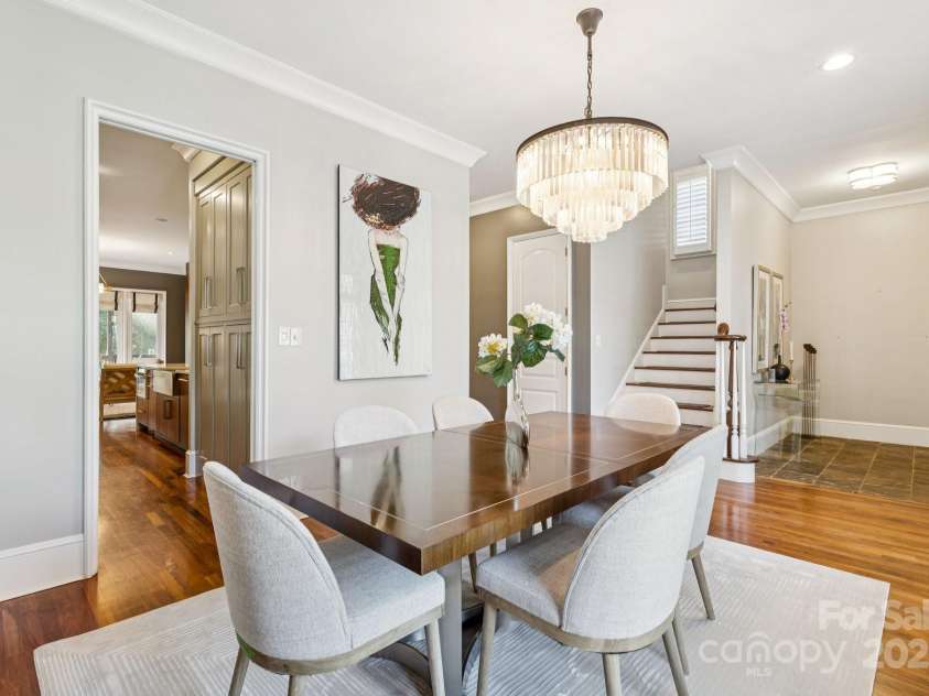 1655 Scotland Avenue, Charlotte, NC 28207.  MLS# CAR4279377, YatesRealty ID 1711. 