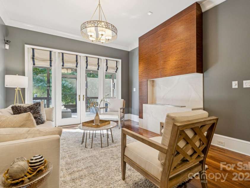 1655 Scotland Avenue, Charlotte, NC 28207.  MLS# CAR4279377, YatesRealty ID 1711. 