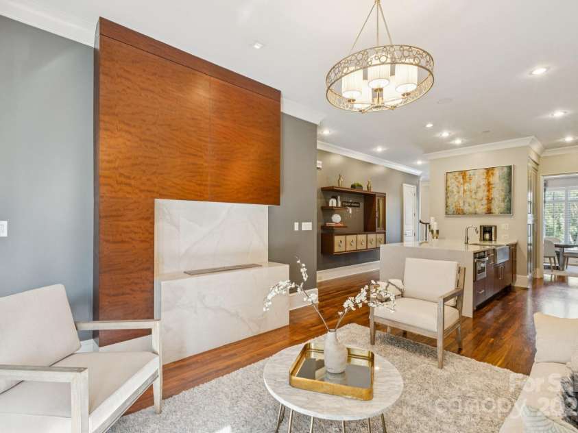 1655 Scotland Avenue, Charlotte, NC 28207.  MLS# CAR4279377, YatesRealty ID 1711. 