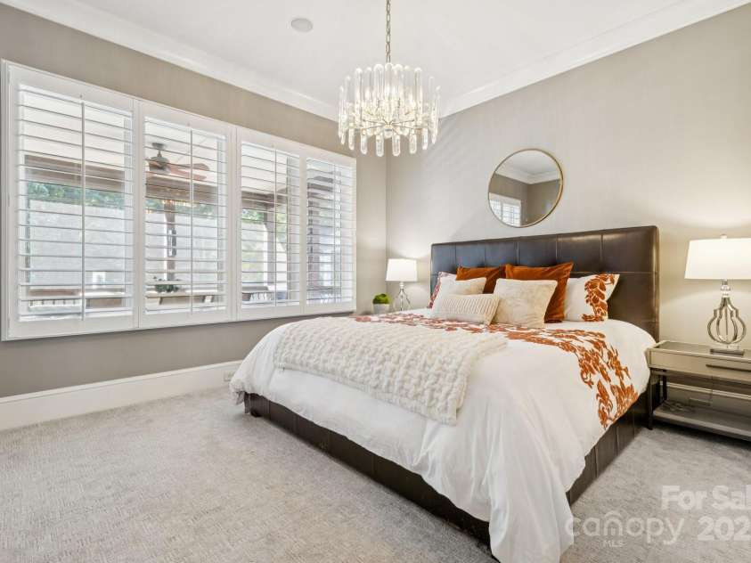 1655 Scotland Avenue, Charlotte, NC 28207.  MLS# CAR4279377, YatesRealty ID 1711. 