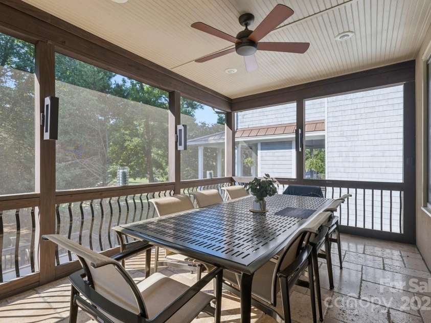 1655 Scotland Avenue, Charlotte, NC 28207.  MLS# CAR4279377, YatesRealty ID 1711. 