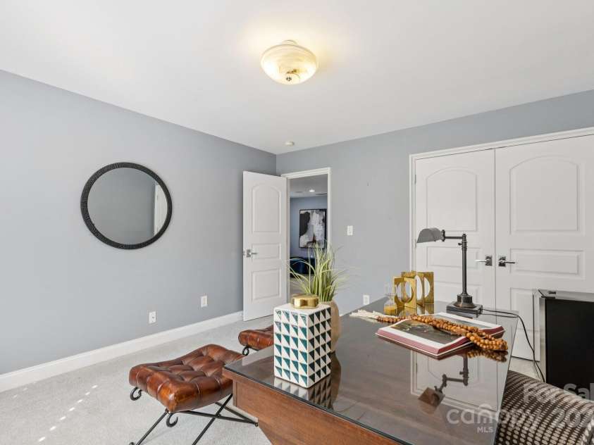 1655 Scotland Avenue, Charlotte, NC 28207.  MLS# CAR4279377, YatesRealty ID 1711. 
