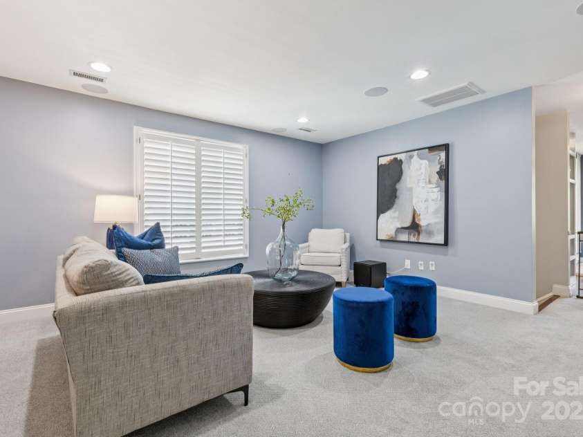 1655 Scotland Avenue, Charlotte, NC 28207.  MLS# CAR4279377, YatesRealty ID 1711. 