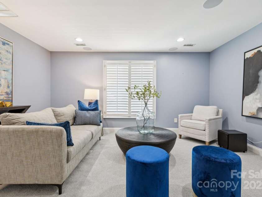 1655 Scotland Avenue, Charlotte, NC 28207.  MLS# CAR4279377, YatesRealty ID 1711. 
