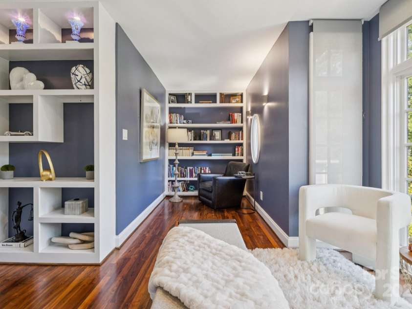 1655 Scotland Avenue, Charlotte, NC 28207.  MLS# CAR4279377, YatesRealty ID 1711. 