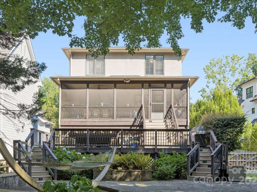 1655 Scotland Avenue, Charlotte, NC 28207.  MLS# CAR4279377, YatesRealty ID 1711. 