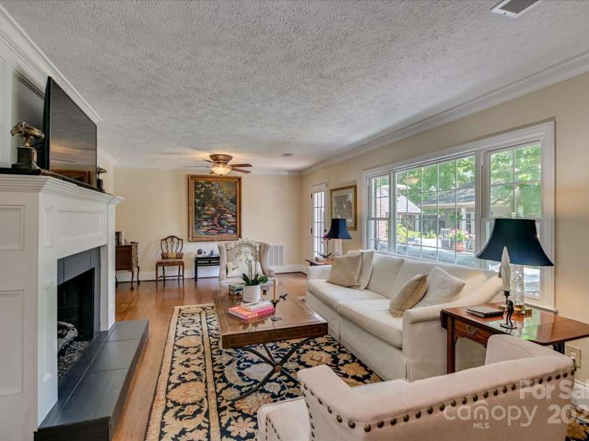 215 Barnard Avenue, Aiken, SC 29801.  MLS# CAR4308399, YatesRealty ID 1711. 