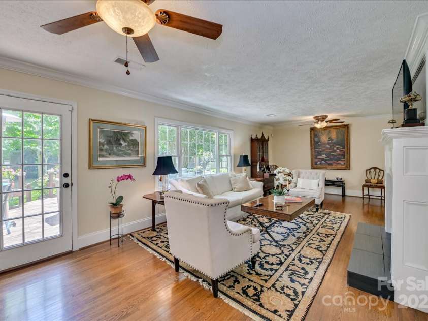 215 Barnard Avenue, Aiken, SC 29801.  MLS# CAR4308399, YatesRealty ID 1711. 