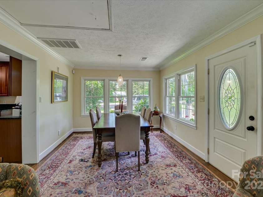 215 Barnard Avenue, Aiken, SC 29801.  MLS# CAR4308399, YatesRealty ID 1711. 