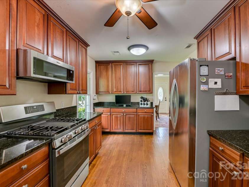 215 Barnard Avenue, Aiken, SC 29801.  MLS# CAR4308399, YatesRealty ID 1711. 