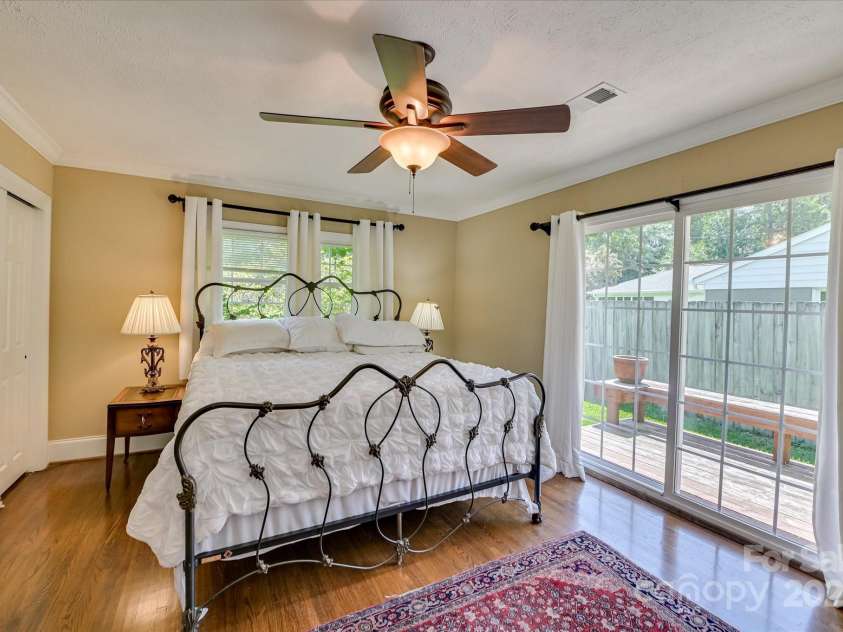 215 Barnard Avenue, Aiken, SC 29801.  MLS# CAR4308399, YatesRealty ID 1711. 