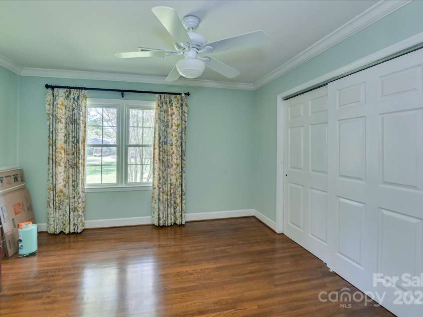 215 Barnard Avenue, Aiken, SC 29801.  MLS# CAR4308399, YatesRealty ID 1711. 