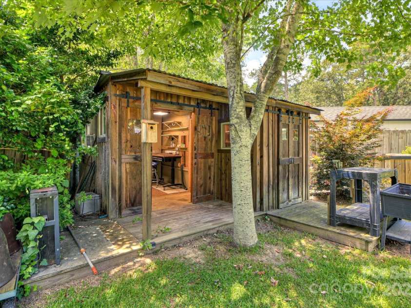 215 Barnard Avenue, Aiken, SC 29801.  MLS# CAR4308399, YatesRealty ID 1711. 