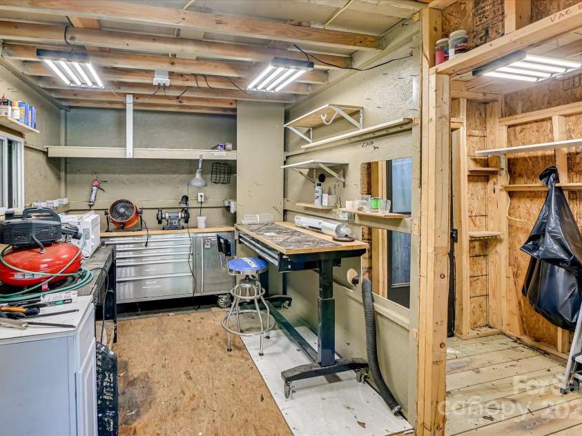 215 Barnard Avenue, Aiken, SC 29801.  MLS# CAR4308399, YatesRealty ID 1711. 