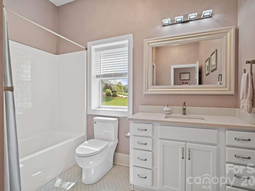 64 Water Hill Way, Fletcher, NC 28732.  MLS# CAR4369957, YatesRealty ID 17110. En Suite Bath in the 2nd Primary Suite