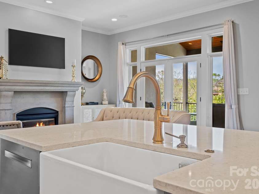 64 Water Hill Way, Fletcher, NC 28732.  MLS# CAR4369957, YatesRealty ID 17110. Quartz Conter Top