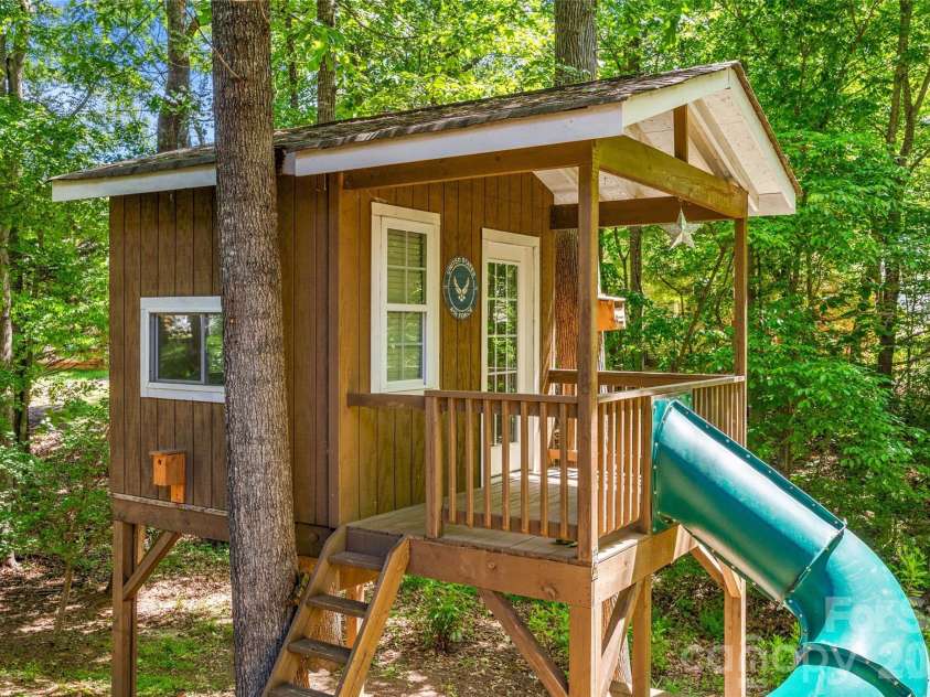 2201 Trading Ford Drive, Waxhaw, NC 28173.  MLS# CAR4374708, YatesRealty ID 17111. 