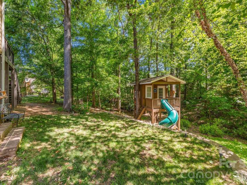 2201 Trading Ford Drive, Waxhaw, NC 28173.  MLS# CAR4374708, YatesRealty ID 17111. Backyard
