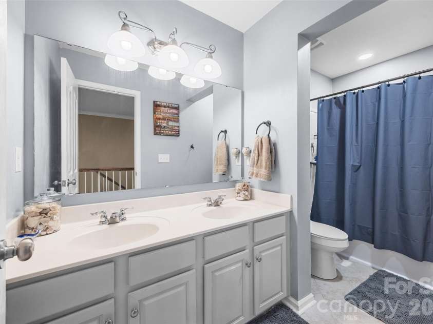 2201 Trading Ford Drive, Waxhaw, NC 28173.  MLS# CAR4374708, YatesRealty ID 17111. Bathroom upstairs