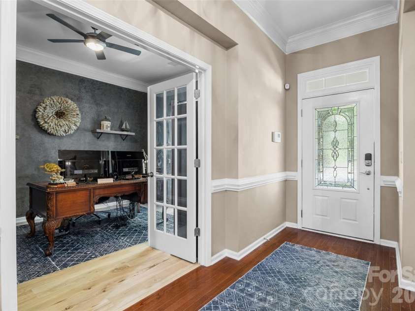 2201 Trading Ford Drive, Waxhaw, NC 28173.  MLS# CAR4374708, YatesRealty ID 17111. Foyer