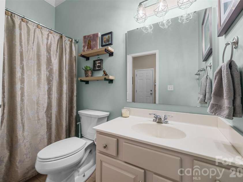 2201 Trading Ford Drive, Waxhaw, NC 28173.  MLS# CAR4374708, YatesRealty ID 17111. Full Bathroom Main Floor