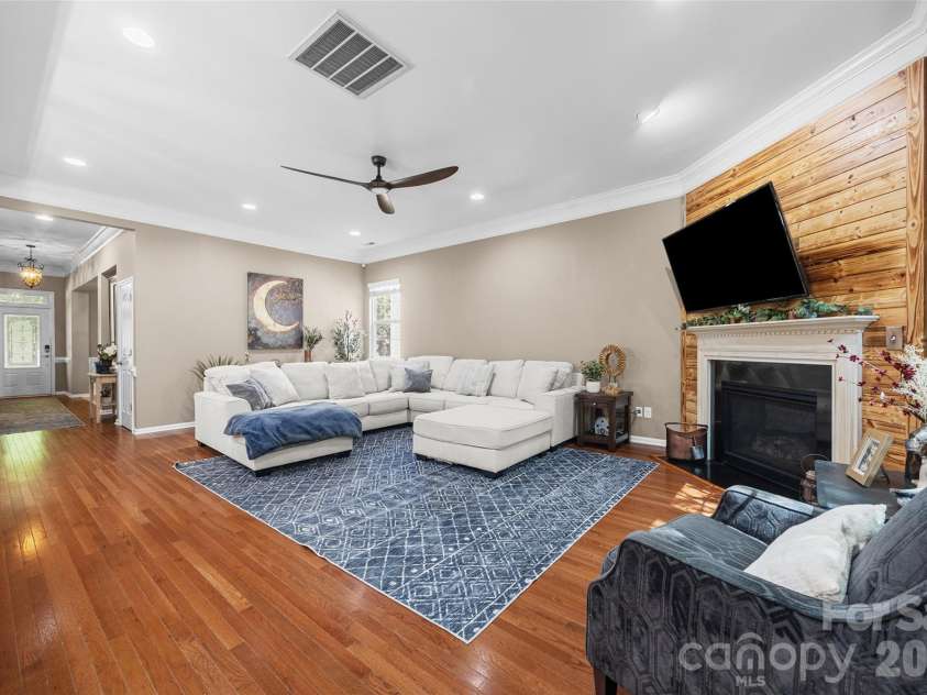2201 Trading Ford Drive, Waxhaw, NC 28173.  MLS# CAR4374708, YatesRealty ID 17111. Great Room & fireplace