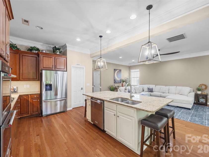 2201 Trading Ford Drive, Waxhaw, NC 28173.  MLS# CAR4374708, YatesRealty ID 17111. Kitchen with walk in pantry