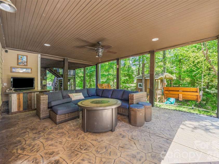 2201 Trading Ford Drive, Waxhaw, NC 28173.  MLS# CAR4374708, YatesRealty ID 17111. Patio