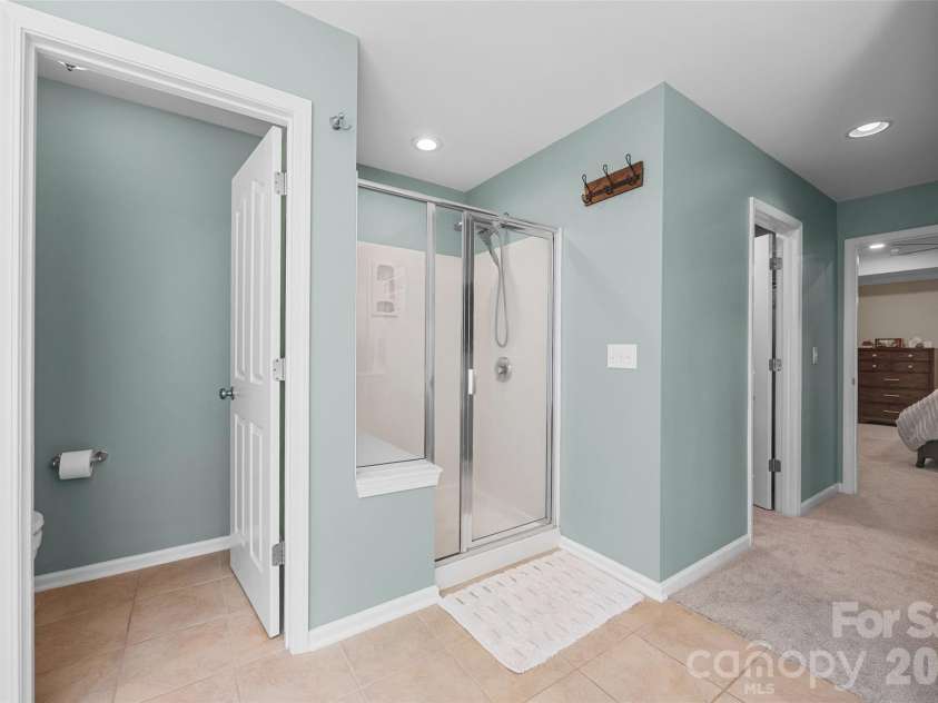 2201 Trading Ford Drive, Waxhaw, NC 28173.  MLS# CAR4374708, YatesRealty ID 17111. Primary Bathroom