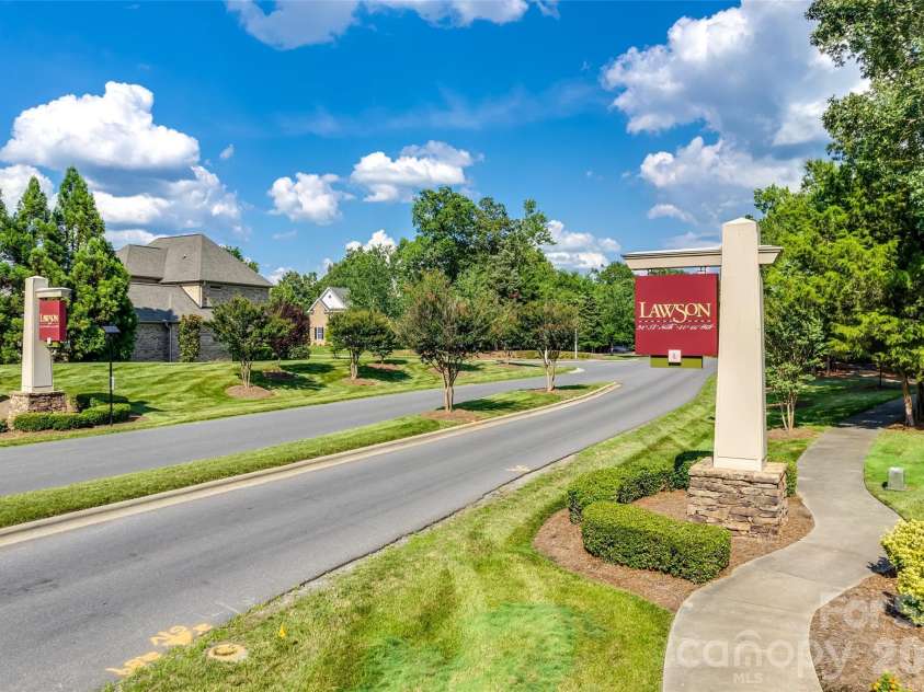 2201 Trading Ford Drive, Waxhaw, NC 28173.  MLS# CAR4374708, YatesRealty ID 17111. Welcome to Lawson
