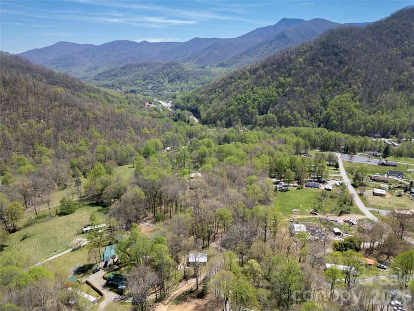 16 Standing Rock Ridge, Maggie Valley, NC 28751.  MLS# CAR4371056, YatesRealty ID 17112. 