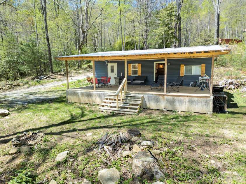 16 Standing Rock Ridge, Maggie Valley, NC 28751.  MLS# CAR4371056, YatesRealty ID 17112. 