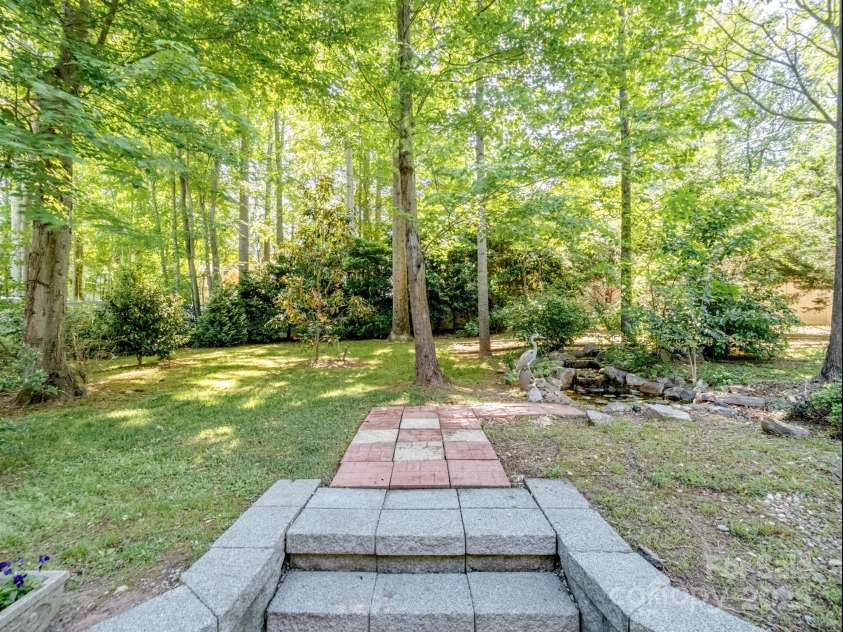 166 Wilson Lake Road, Mooresville, NC 28117.  MLS# CAR4249798, YatesRealty ID 17112. 