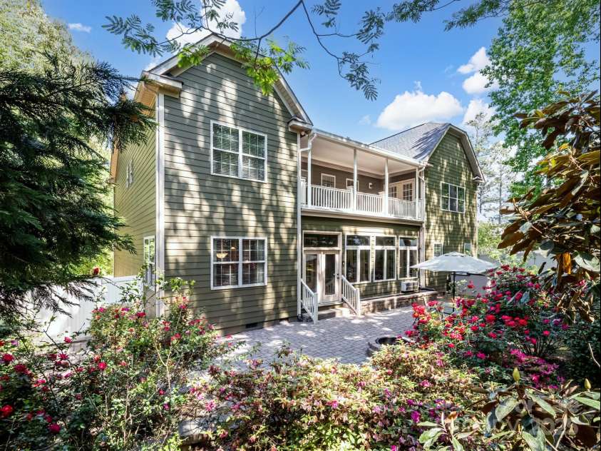 166 Wilson Lake Road, Mooresville, NC 28117.  MLS# CAR4249798, YatesRealty ID 17112. 