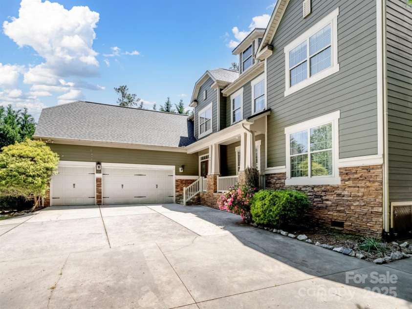 166 Wilson Lake Road, Mooresville, NC 28117.  MLS# CAR4249798, YatesRealty ID 17112. 