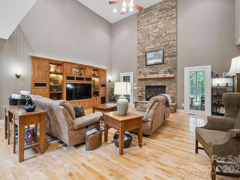 270 North Street, Salisbury, NC 28147.  MLS# CAR4260623, YatesRealty ID 17113. 2 Story Great Room with Fireplace