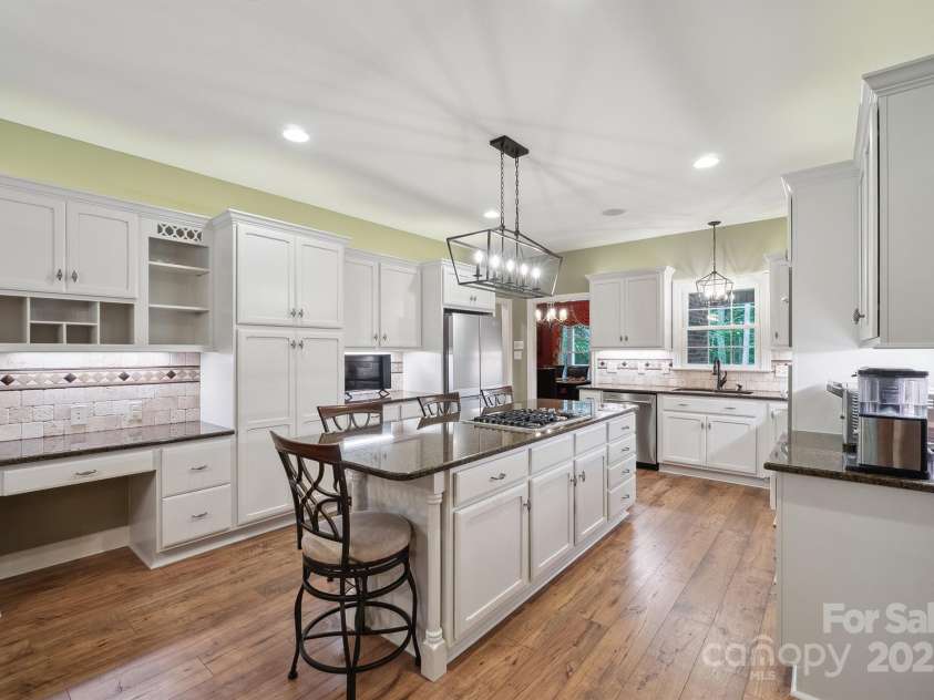 270 North Street, Salisbury, NC 28147.  MLS# CAR4260623, YatesRealty ID 17113. Chef's Kitchen