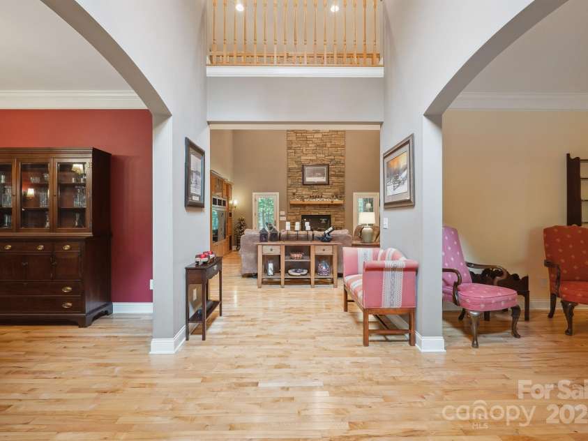 270 North Street, Salisbury, NC 28147.  MLS# CAR4260623, YatesRealty ID 17113. Entry Foyer