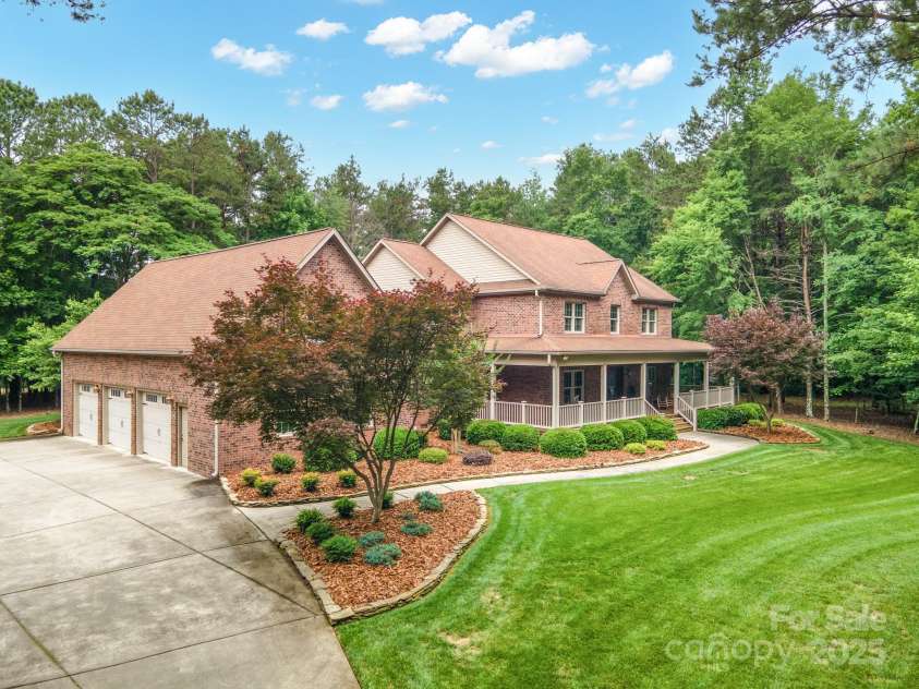 270 North Street, Salisbury, NC 28147.  MLS# CAR4260623, YatesRealty ID 17113. Welcome to 270 North St