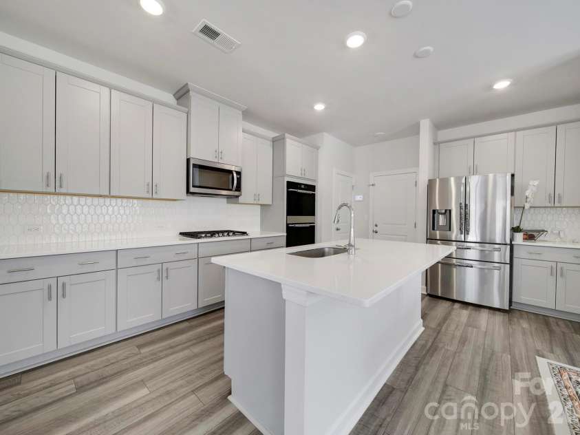 652 Citriadora Street, Fort Mill, SC 29715.  MLS# CAR4368584, YatesRealty ID 17113. 