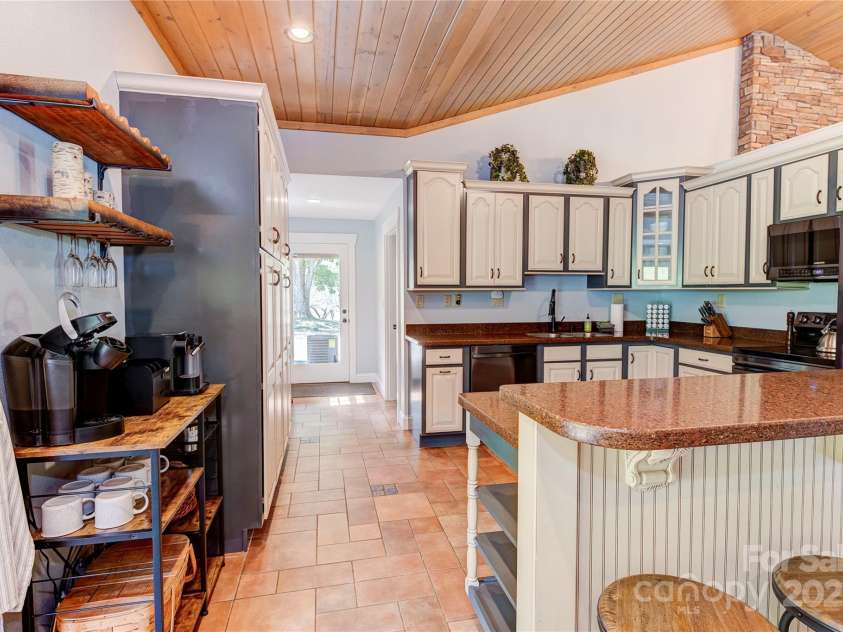 97 Circle E Ranch Road, Burnsville, NC 28714.  MLS# CAR4228853, YatesRealty ID 17114. 