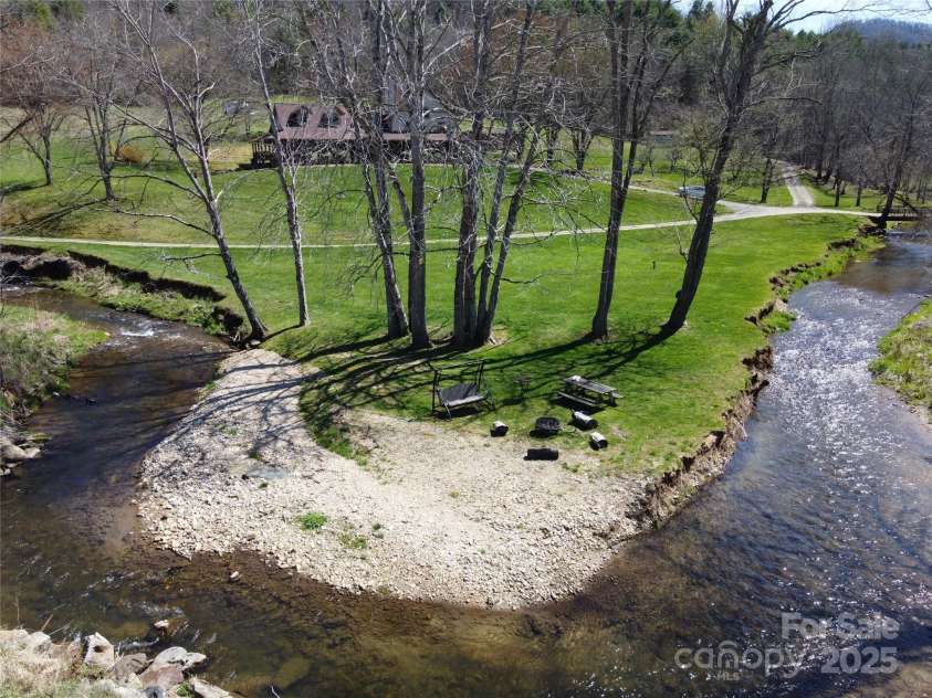 97 Circle E Ranch Road, Burnsville, NC 28714.  MLS# CAR4228853, YatesRealty ID 17114. Prices Creek