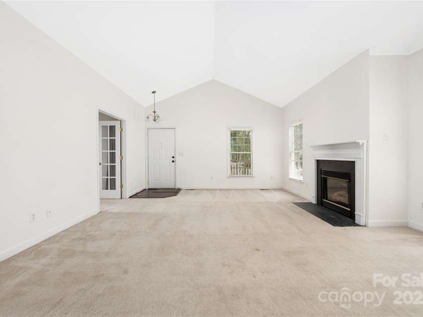 14105 Garden District Row, Huntersville, NC 28078.  MLS# CAR4262992, YatesRealty ID 17115. 