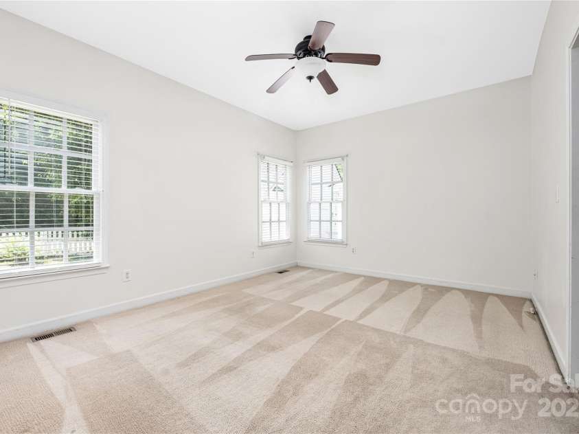 14105 Garden District Row, Huntersville, NC 28078.  MLS# CAR4262992, YatesRealty ID 17115. 
