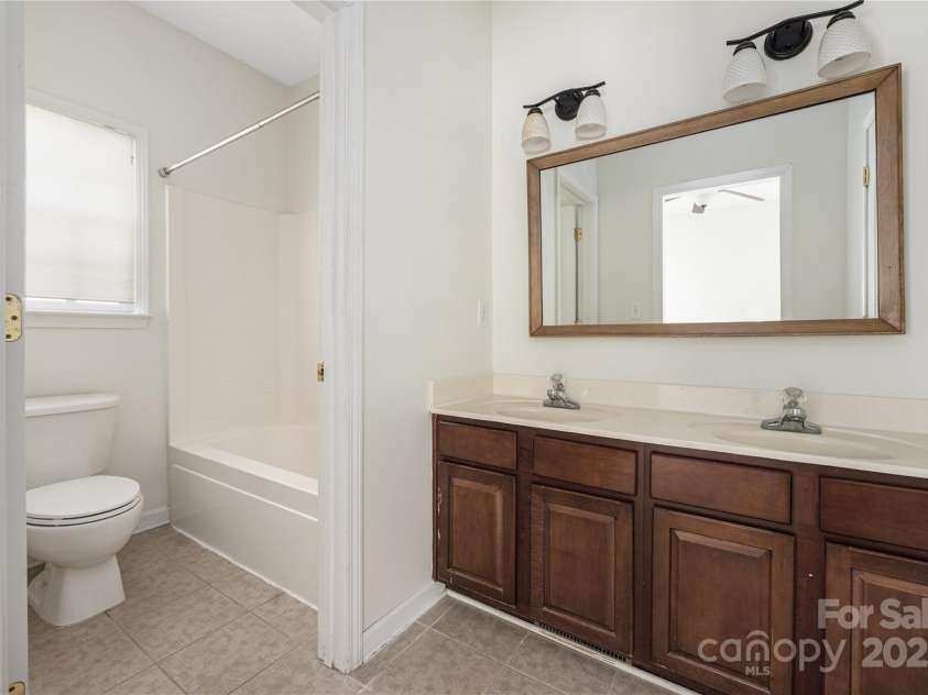 14105 Garden District Row, Huntersville, NC 28078.  MLS# CAR4262992, YatesRealty ID 17115. 