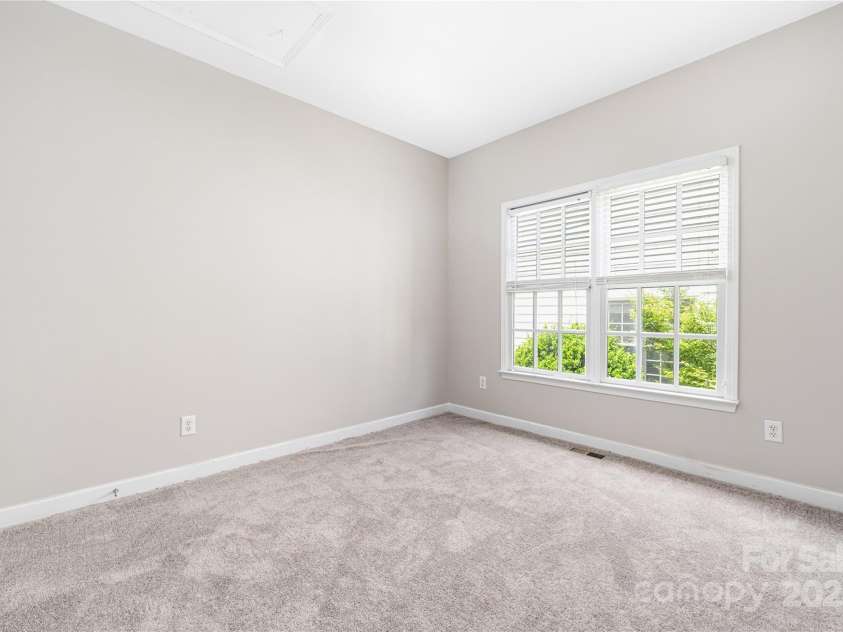 14105 Garden District Row, Huntersville, NC 28078.  MLS# CAR4262992, YatesRealty ID 17115. 