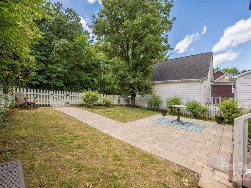 14105 Garden District Row, Huntersville, NC 28078.  MLS# CAR4262992, YatesRealty ID 17115. 